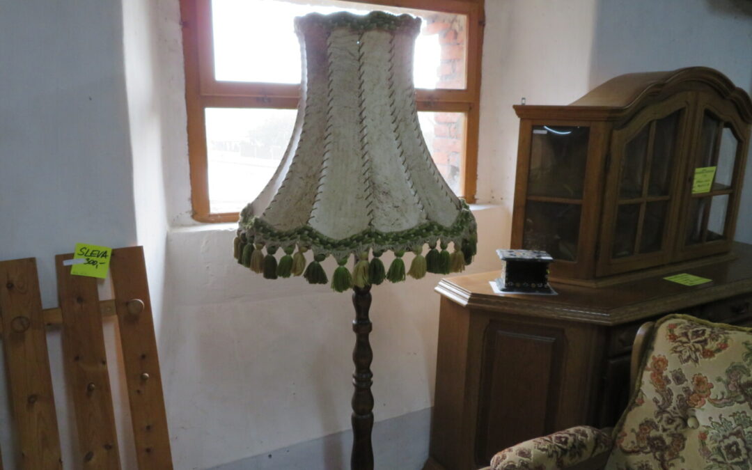Lampa stojací