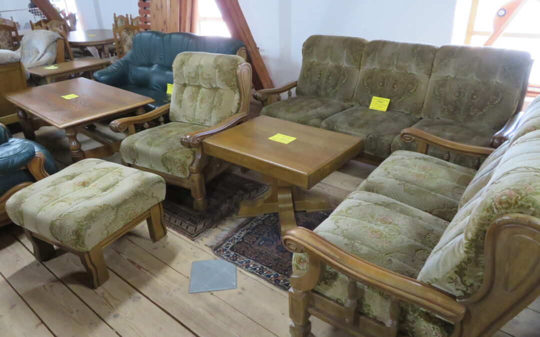 Sedací souprava 3+2+1+taburet, původní cena 9.900 Kč