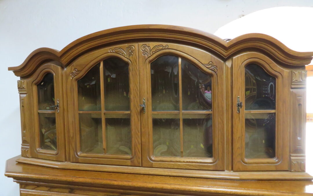 Závěsná vitrína 4dv.